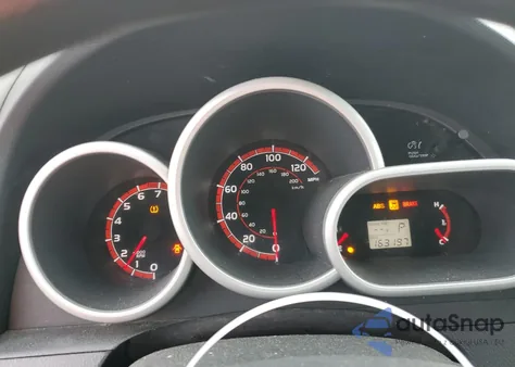 2013 Toyota Corolla Matrix z USA, uszkodzony, nr VIN 2T1KU4EE7DC979617